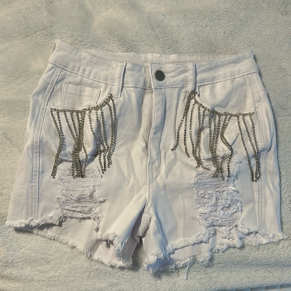 White Denium shorts with rhinestone pockets